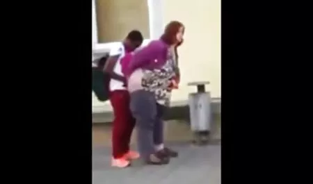 مشاعره بزرگ با پدر و مادر جوان خجالتی او پدربزرگ خجالتی دانلود عکس های جدید سکسی